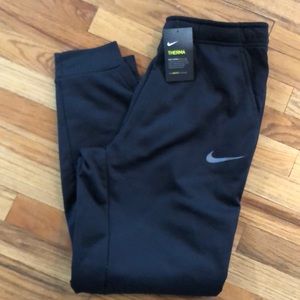 Nike therma joggers